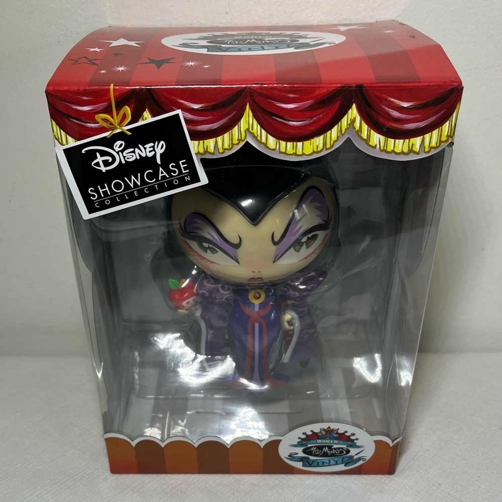 DISNEY Evil Queen Enesco's World of Miss Designer Vinyl Collection Series 4